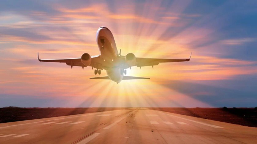 Самолет на рассвете