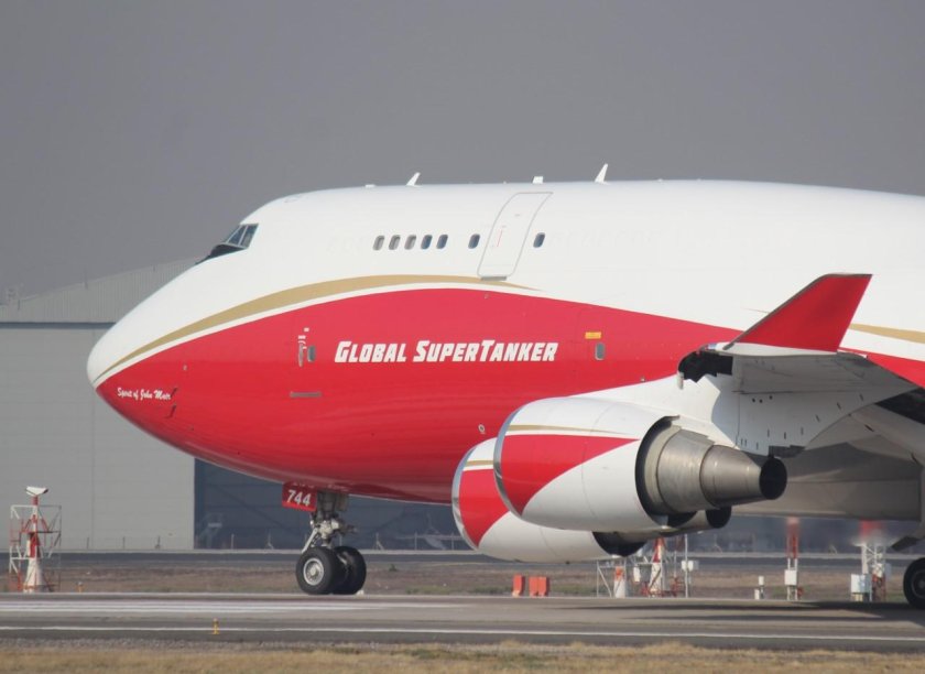 Пожарный самолет Боинг 747