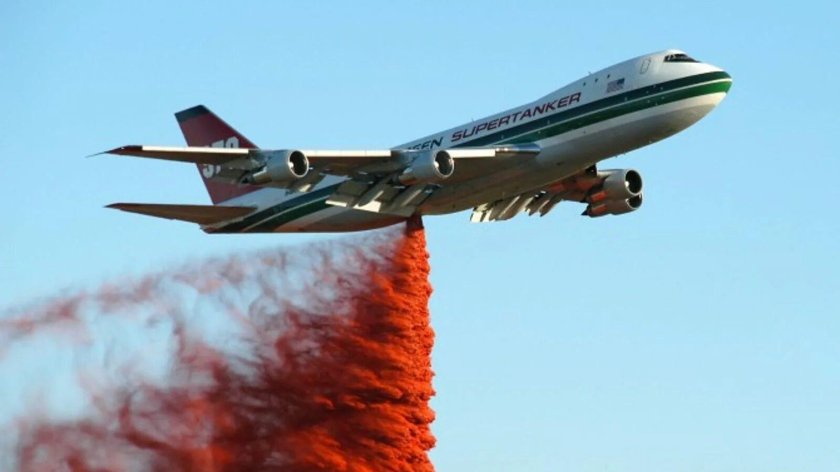 Пожарный самолет Боинг 747