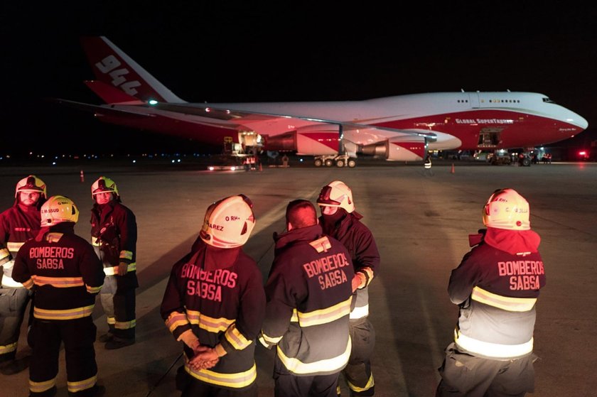 Boeing 747 Global Supertanker
