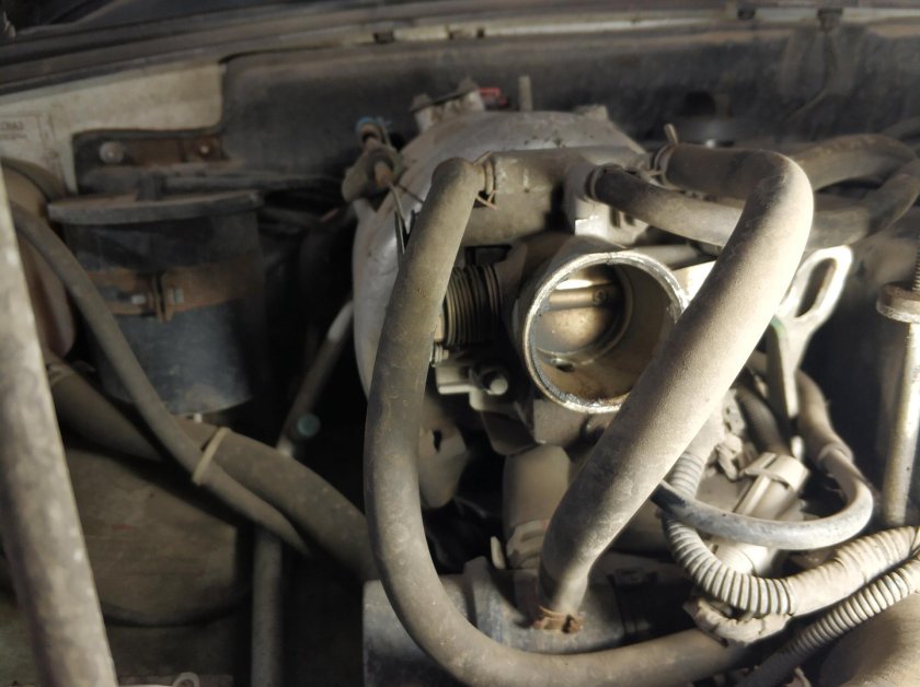 Дроссель Шеви Нива