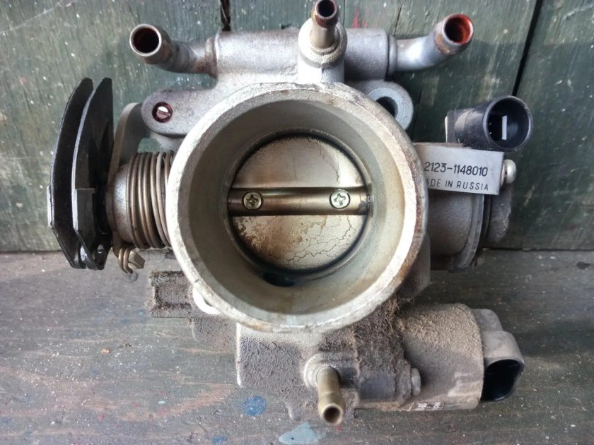 Дроссельная заслонка 2123