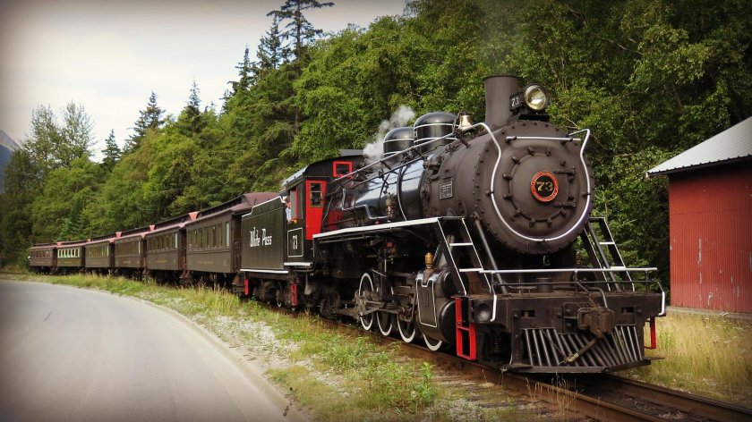 Паровозы и поезда