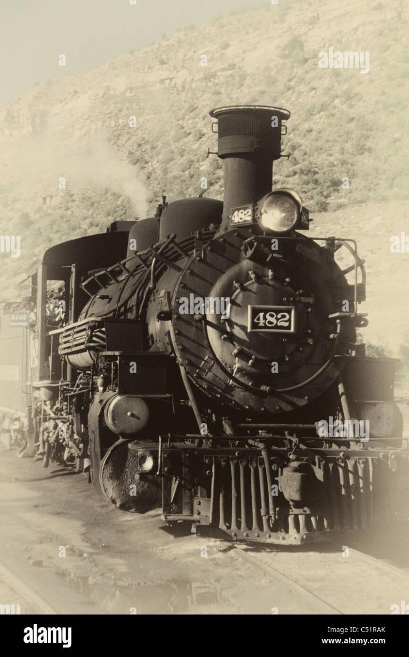 Старинный паровоз