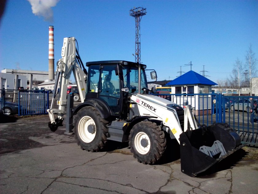 Экскаватор-погрузчик Terex 820