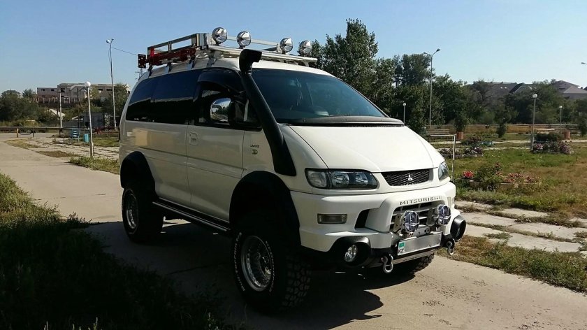 Mitsubishi Delica d4