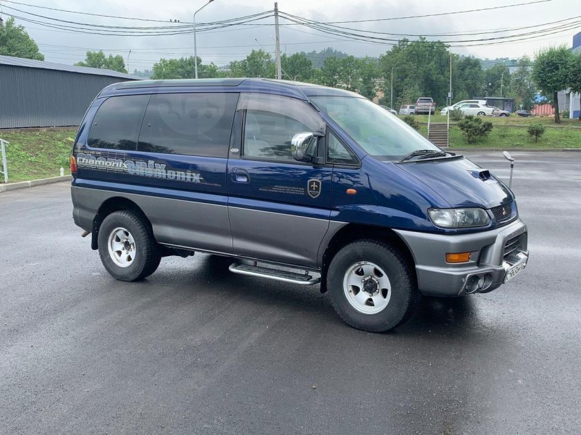 Мицубиси Делика 2000