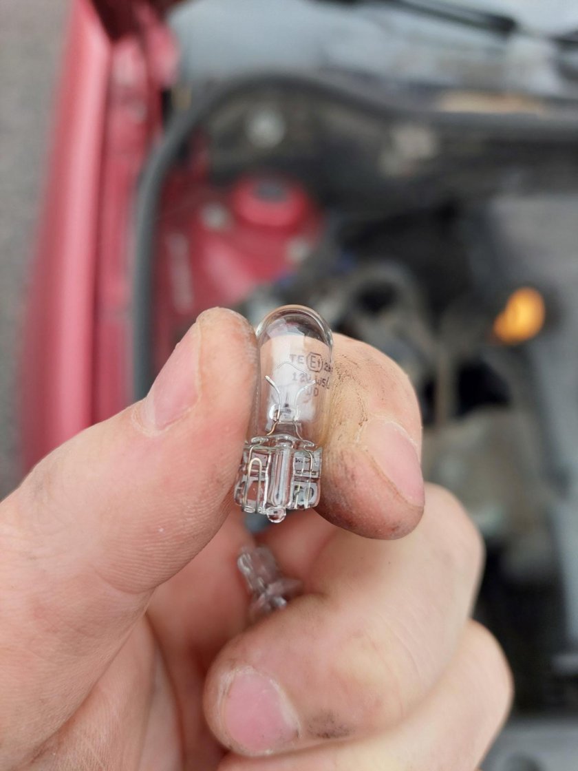 Лампочка габаритов