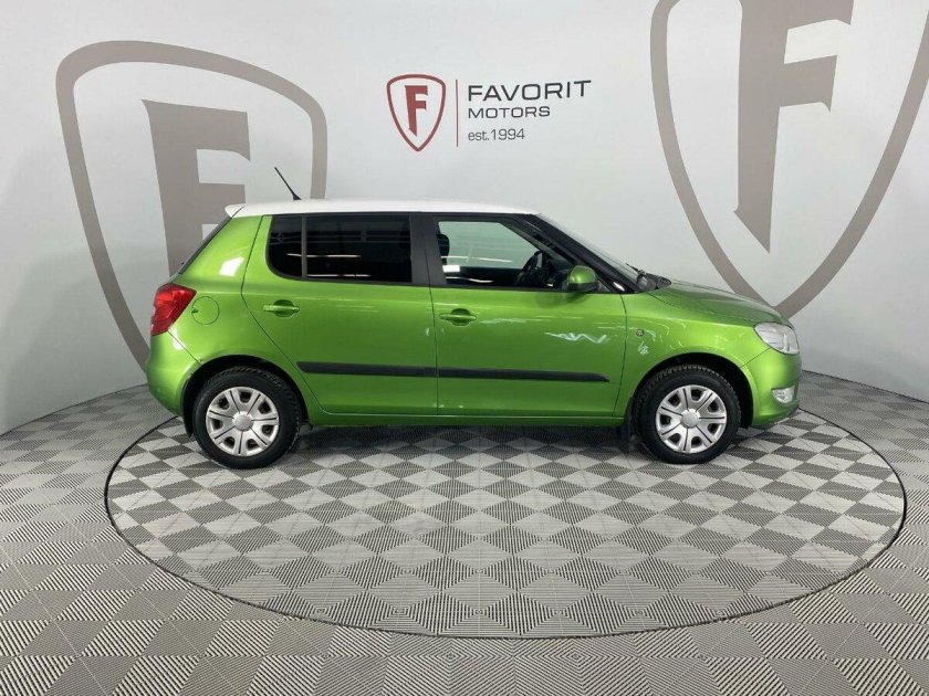 Шкода фабия 2011