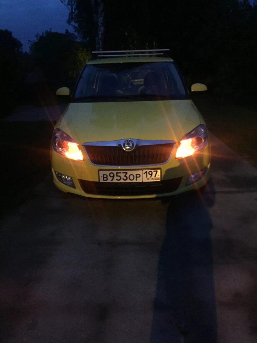 Фабия 2 оранжевые габариты