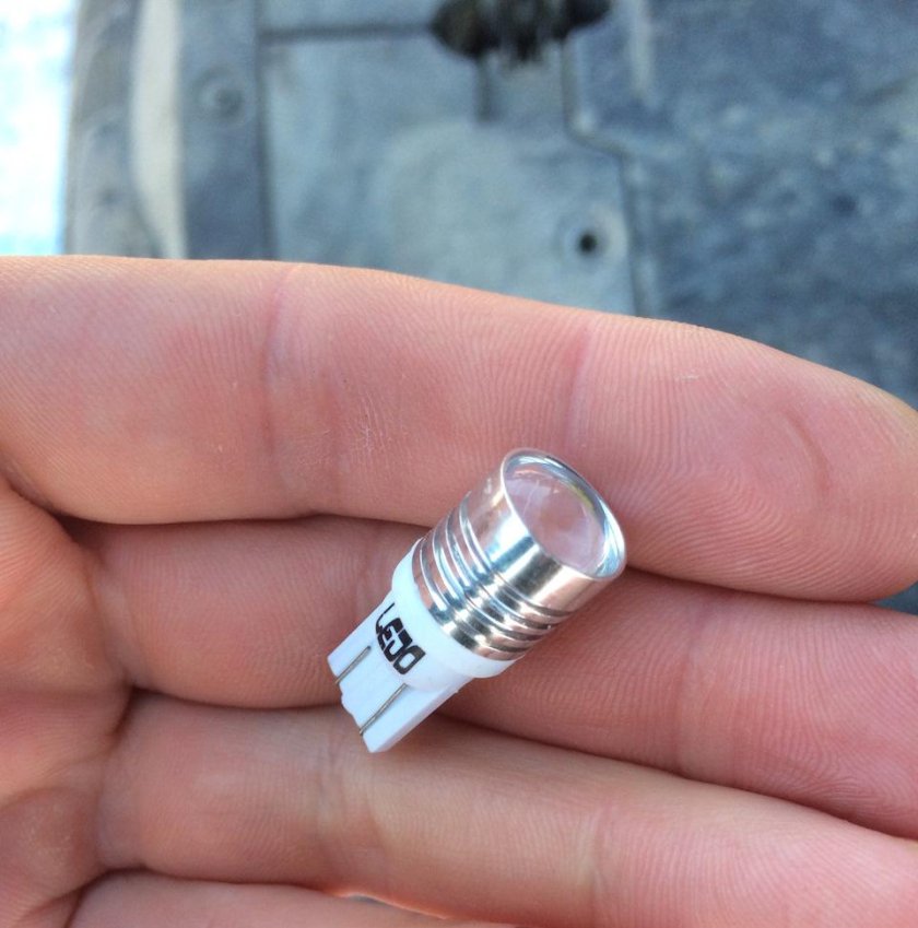 Габаритная лампочка