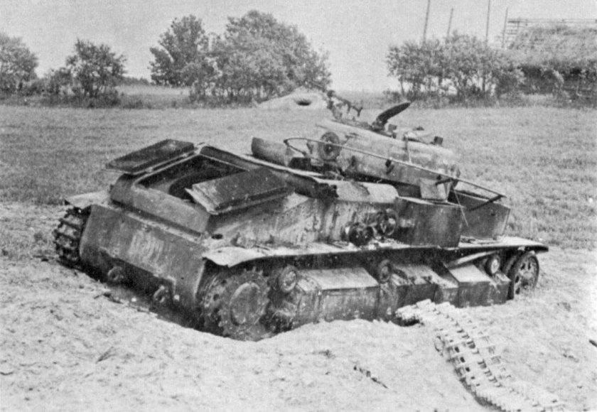 Подбитый танк т 28