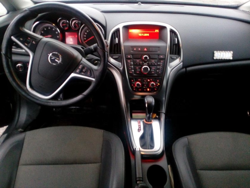 Opel Astra j 1.4 Turbo салон