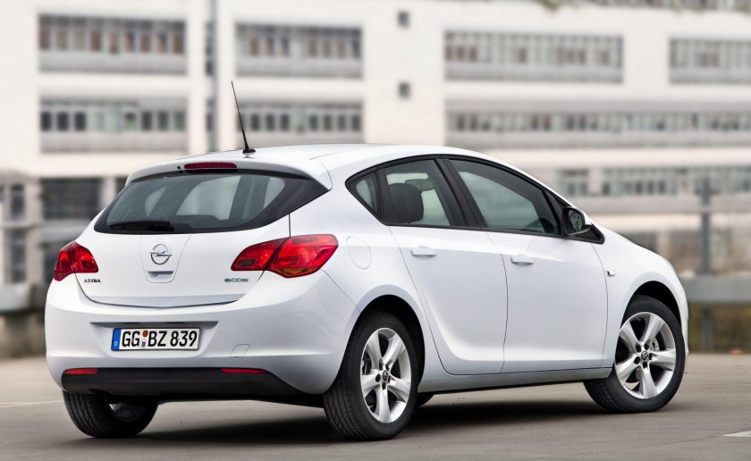Opel Astra 2012