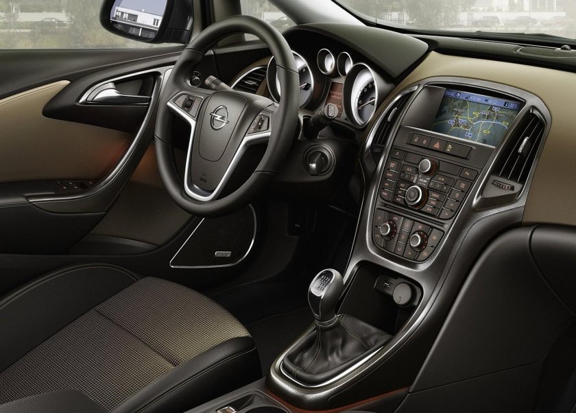 Opel Astra 2014 салон