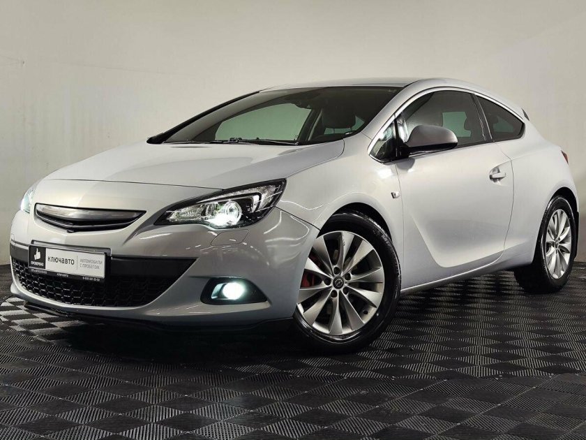 Opel Astra GTC 2012