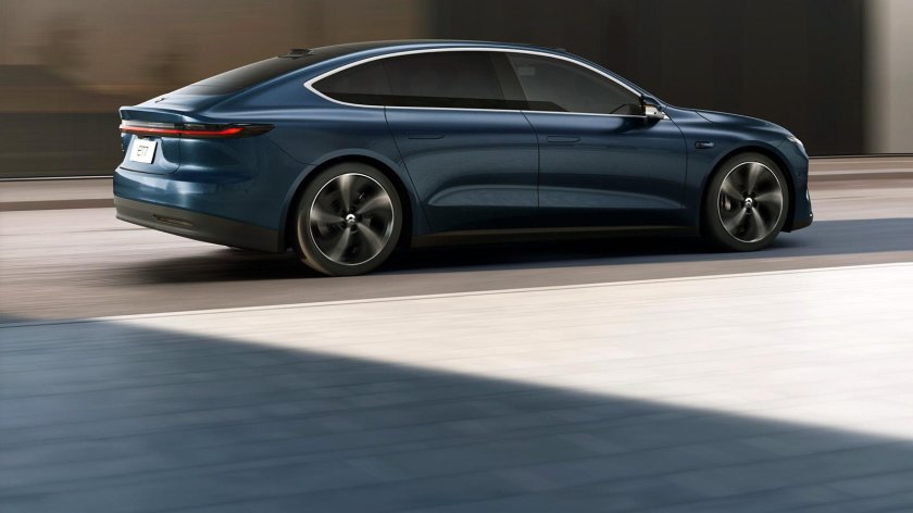 Nio седан et7