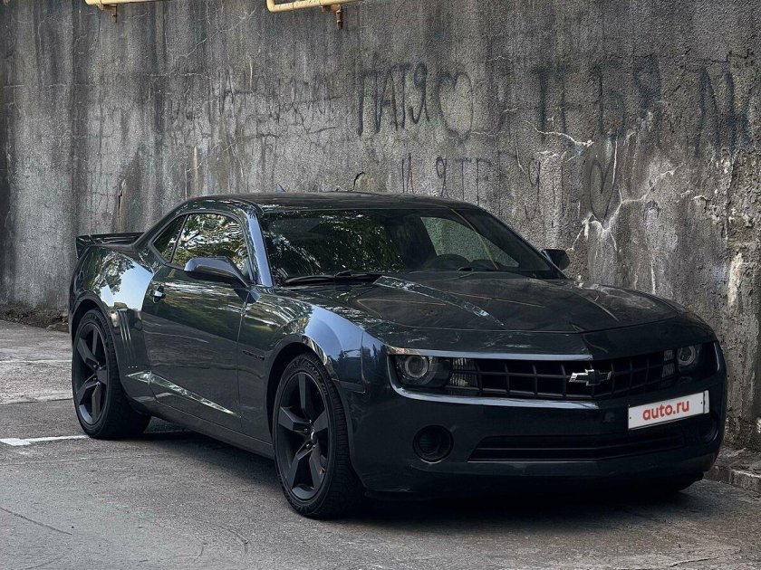 Chevrolet Camaro серая