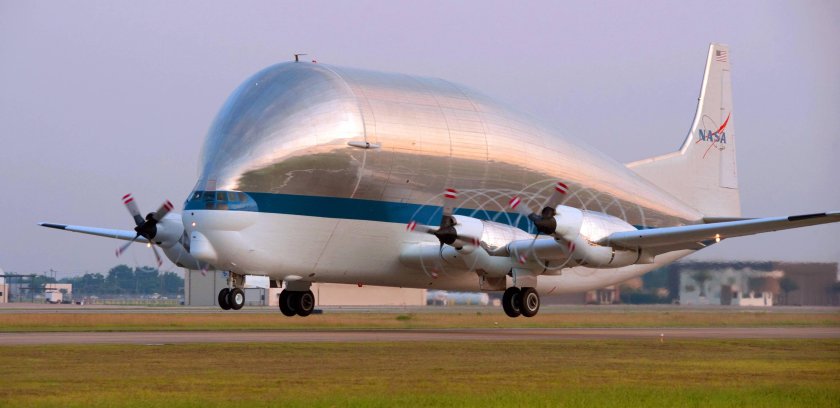 B-377 super Guppy