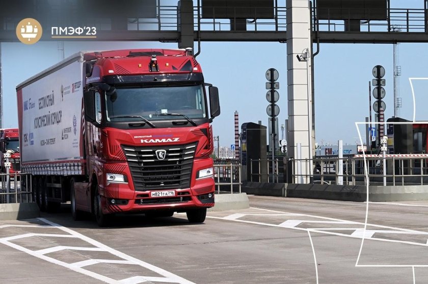 Беспилотные КАМАЗЫ на м11