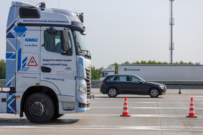 Беспилотные Грузовики м11