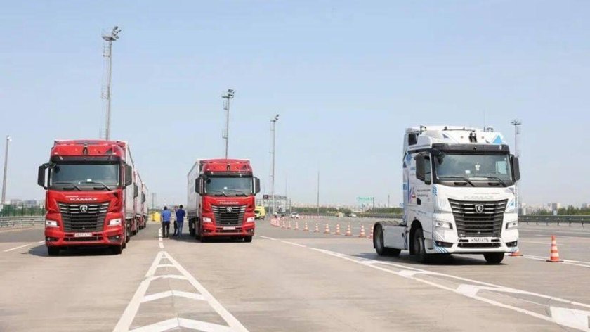 Без пилотный тягач КАМАЗ