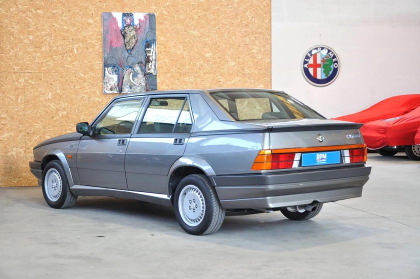 Alfa romeo 75 1985