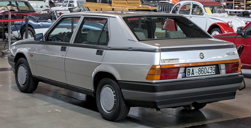 Alfa Romeo 75