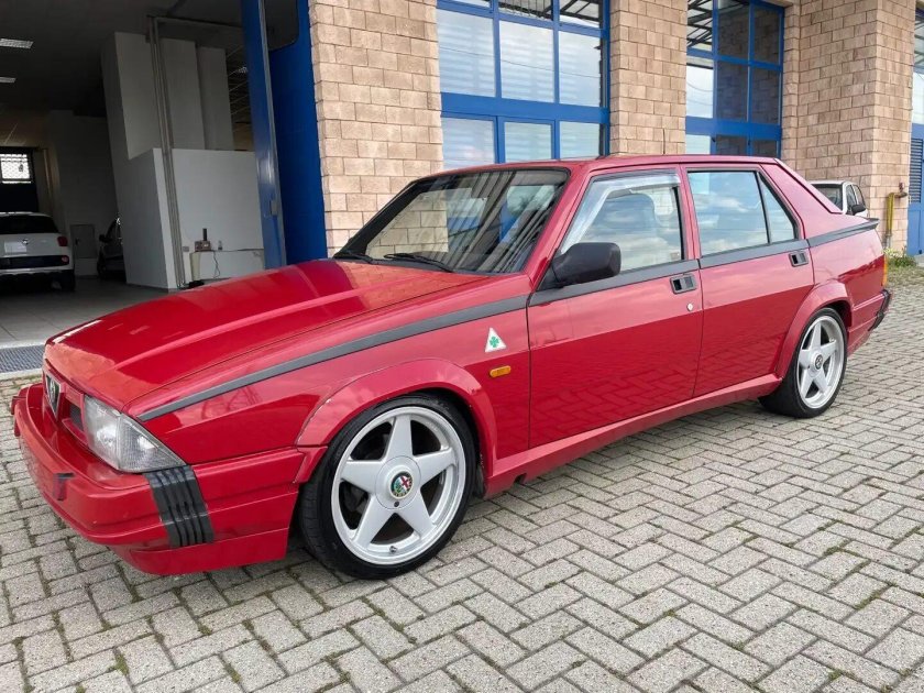 Alfa Romeo 75