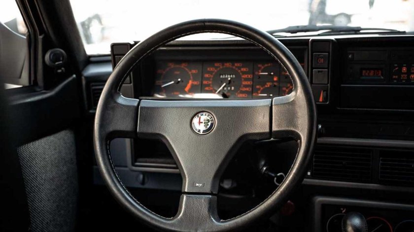 Alfa Romeo 75