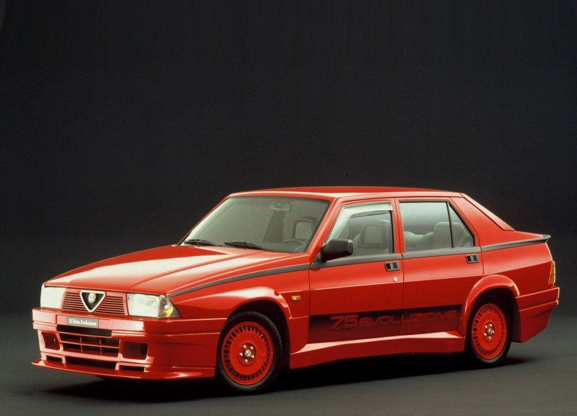 Alfa Romeo 75 1985