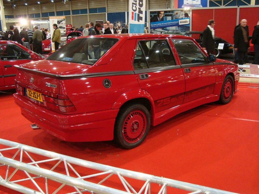 Alfa Romeo 75 Turbo