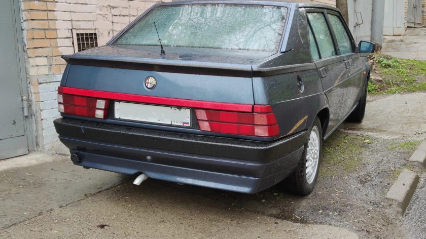 Alfa Romeo 75