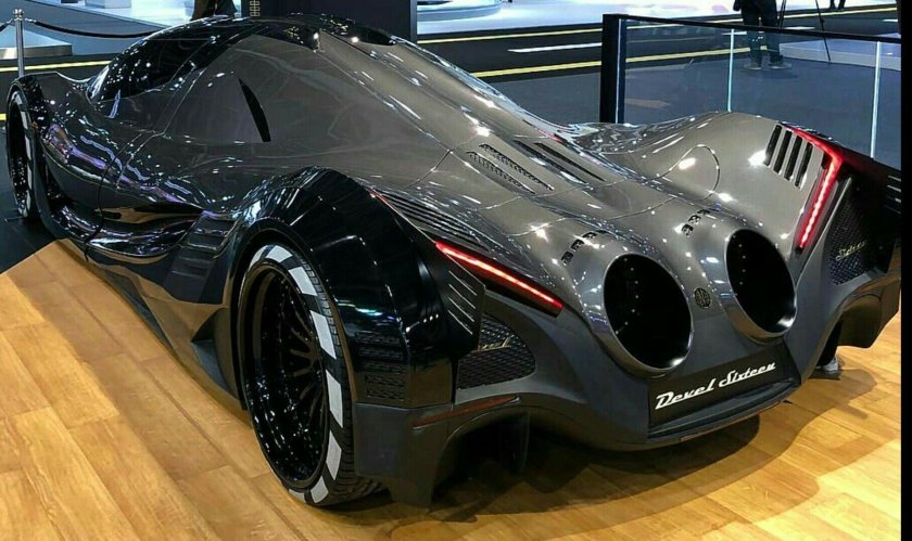 Машина гиперкар Devel Sixteen