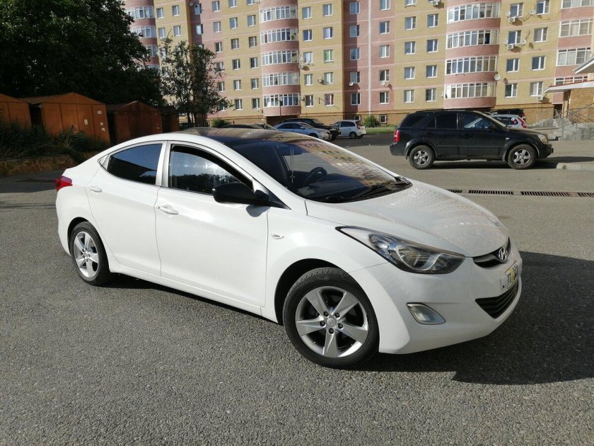 Hyundai Elantra 2011