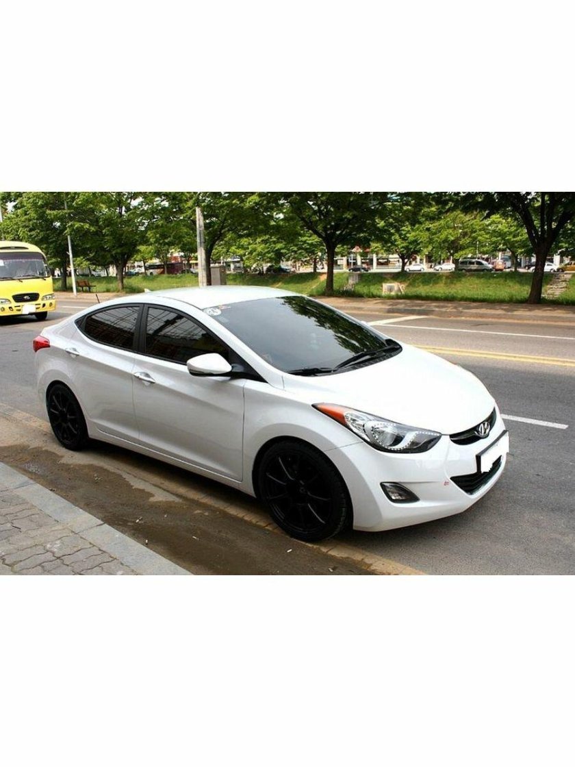 Hyundai Elantra 2014 белая