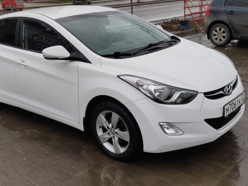 Hyundai Elantra 2013