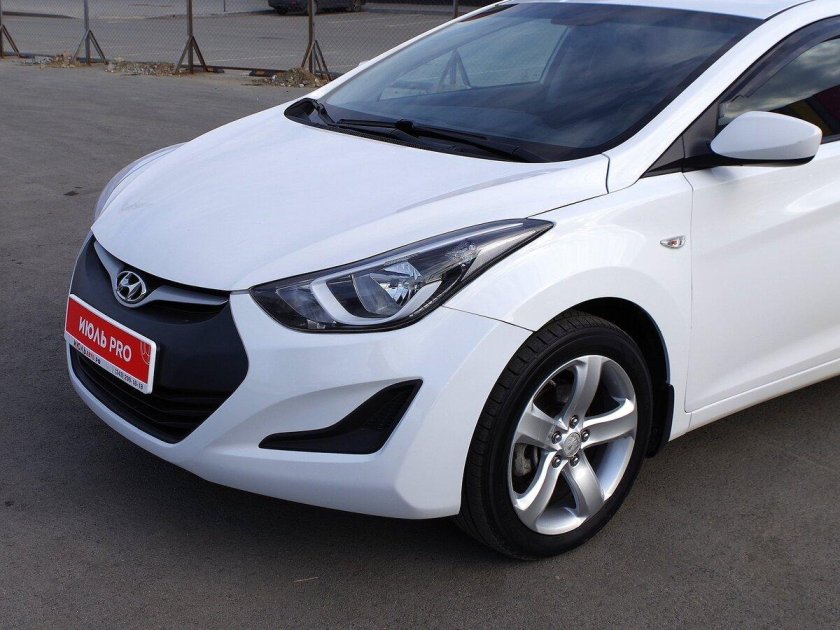 Хендай Элантра белая