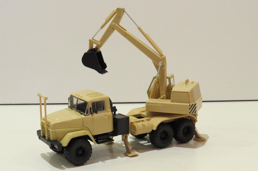 КРАЗ экскаватор 1/43