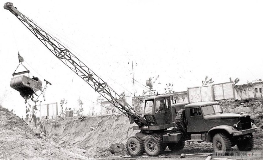 Экскаватор э-305 на базе ЯАЗ-214