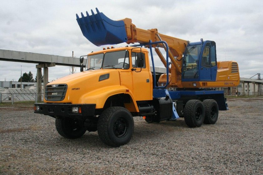 Экскаватор-планировщик UDS-114