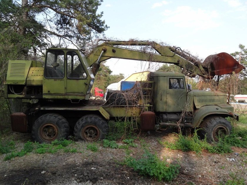 КРАЗ 255 экскаватор