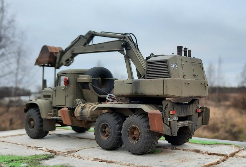 КРАЗ 255 экскаватор