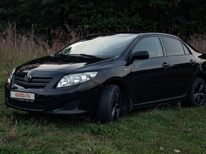 Тойота Королла 140 черная