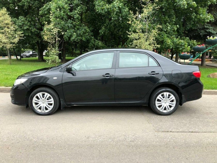 Тойота Королла 140 черная