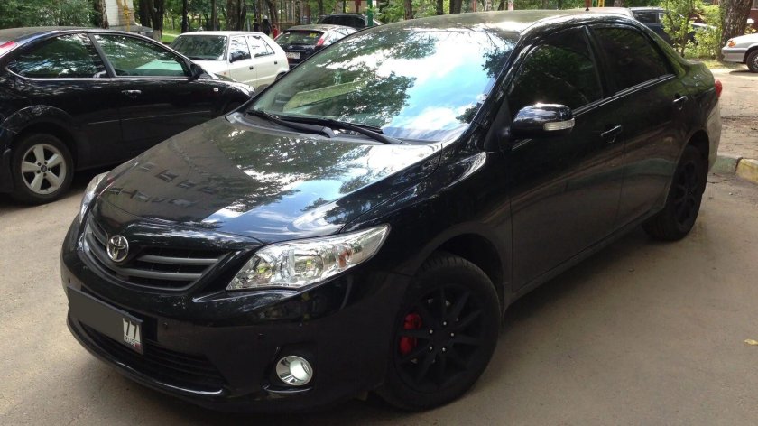 Toyota Corolla 2012 черная