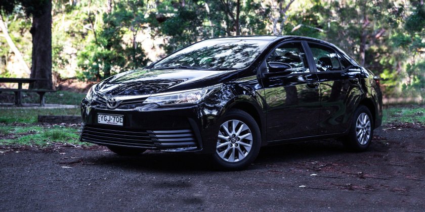 Тойота Королла 2016 черная