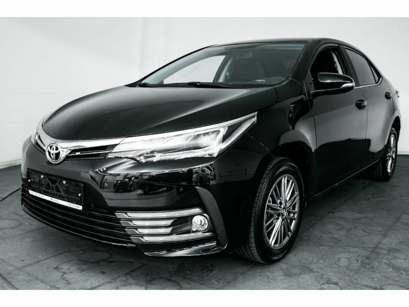 Toyota Corolla 2017 черная