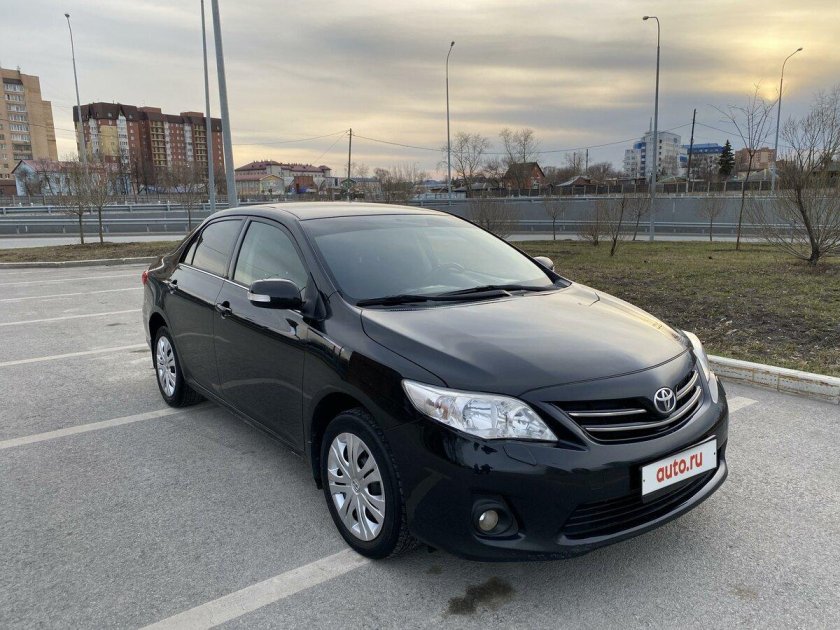 Тойота Королла 2010 черная