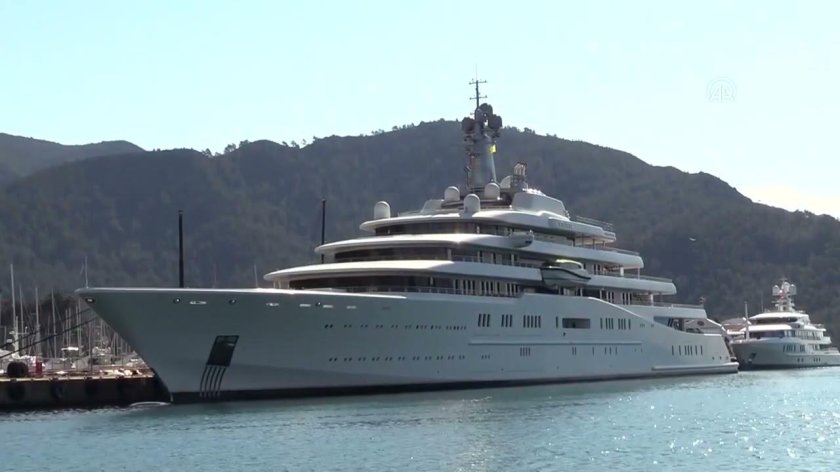 Яхта романа Абрамовича Эклипс